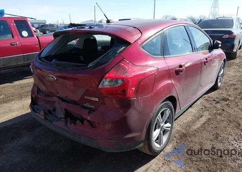 2014 Ford Focus Se z USA, uszkodzony, nr VIN 1FADP3K22EL411747